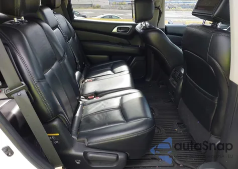 2017 Nissan Pathfinder Platinum/S/Sl/Sv z USA, uszkodzony, nr VIN 5N1DR2MM2HC646386